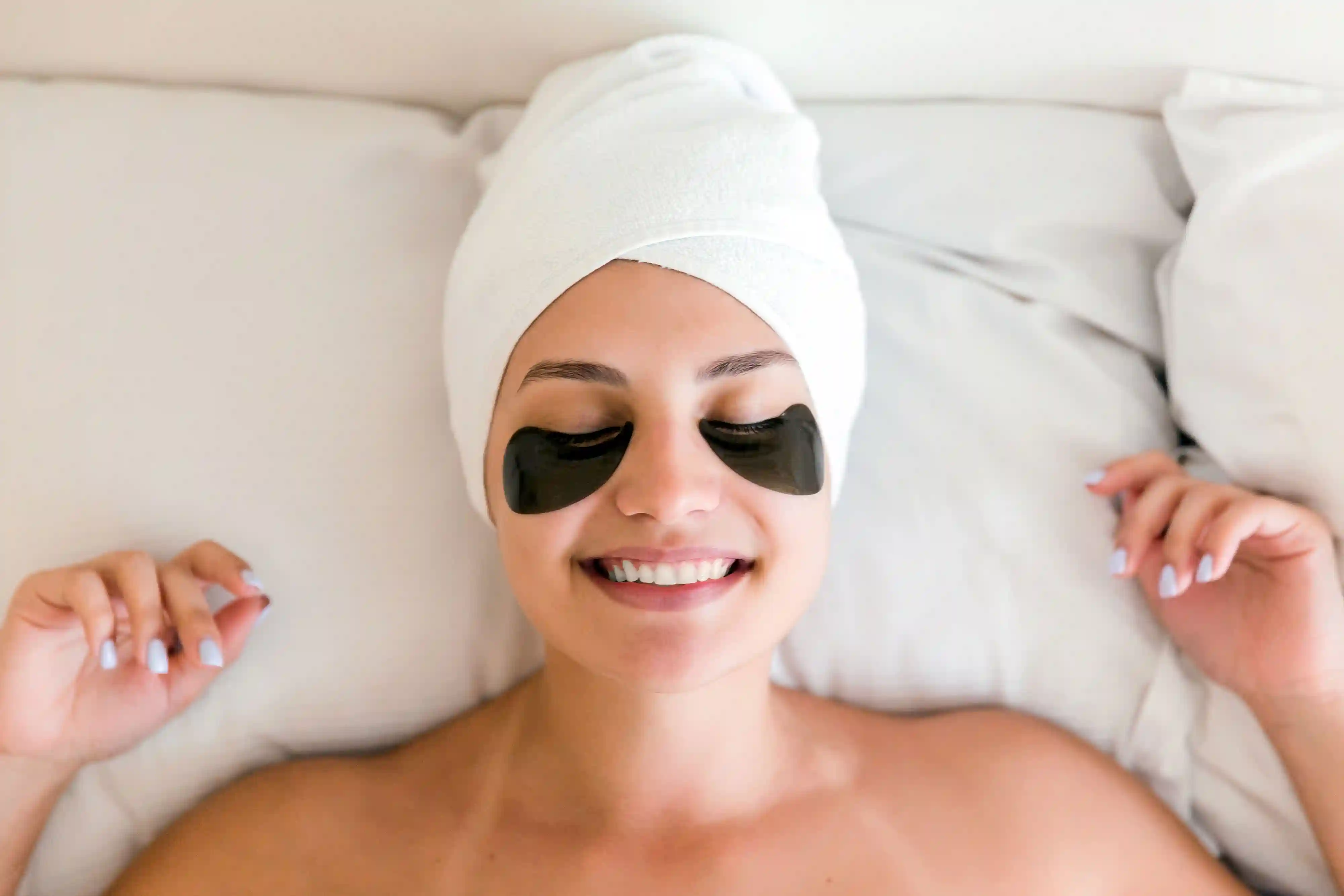 What are the best under-eye patches celebrities use? Benefits & Uses Revealed